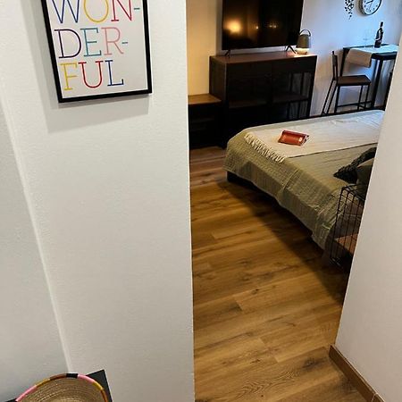Stylish Apartment 3 Km Away From Duomo - Netflix, Wi-Fi, All Comforts Included Milánó Kültér fotó