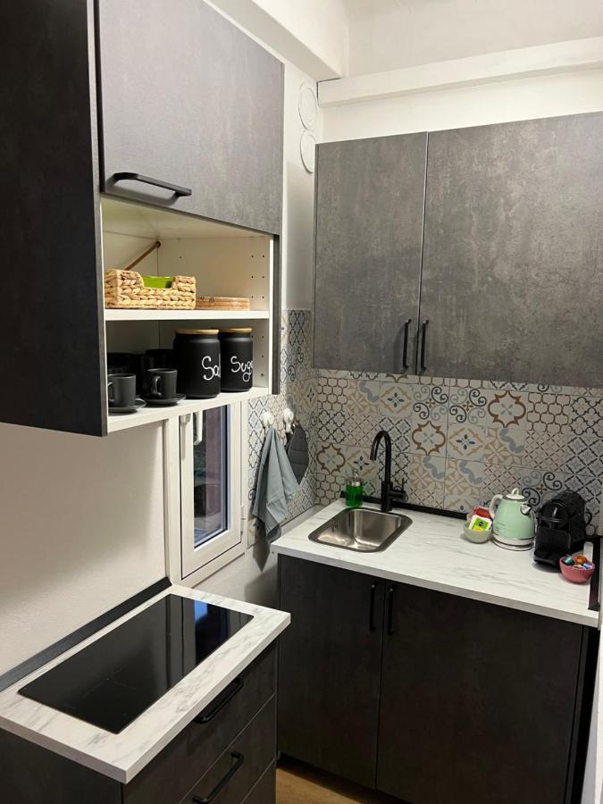 Stylish Apartment 3 Km Away From Duomo - Netflix, Wi-Fi, All Comforts Included Milánó Kültér fotó