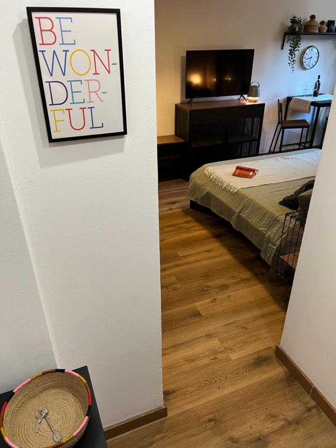 Stylish Apartment 3 Km Away From Duomo - Netflix, Wi-Fi, All Comforts Included Milánó Kültér fotó