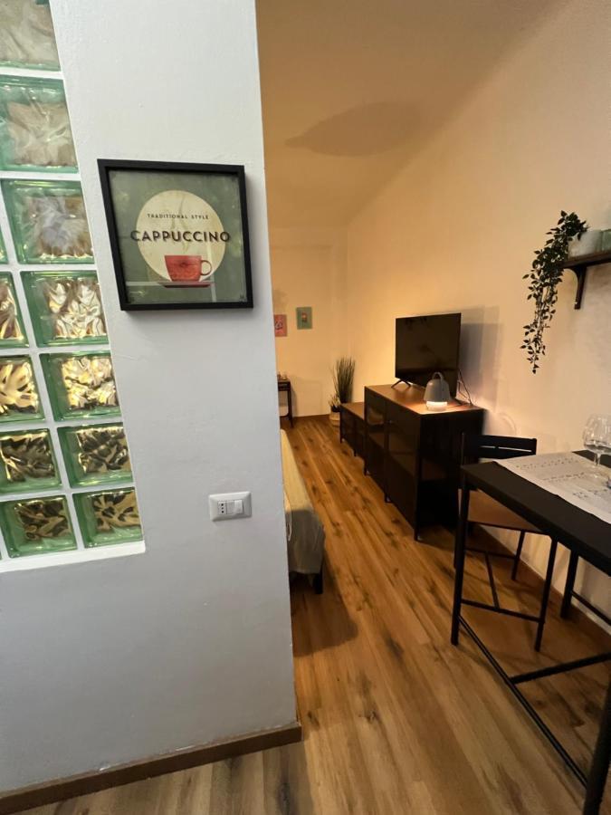 Stylish Apartment 3 Km Away From Duomo - Netflix, Wi-Fi, All Comforts Included Milánó Kültér fotó