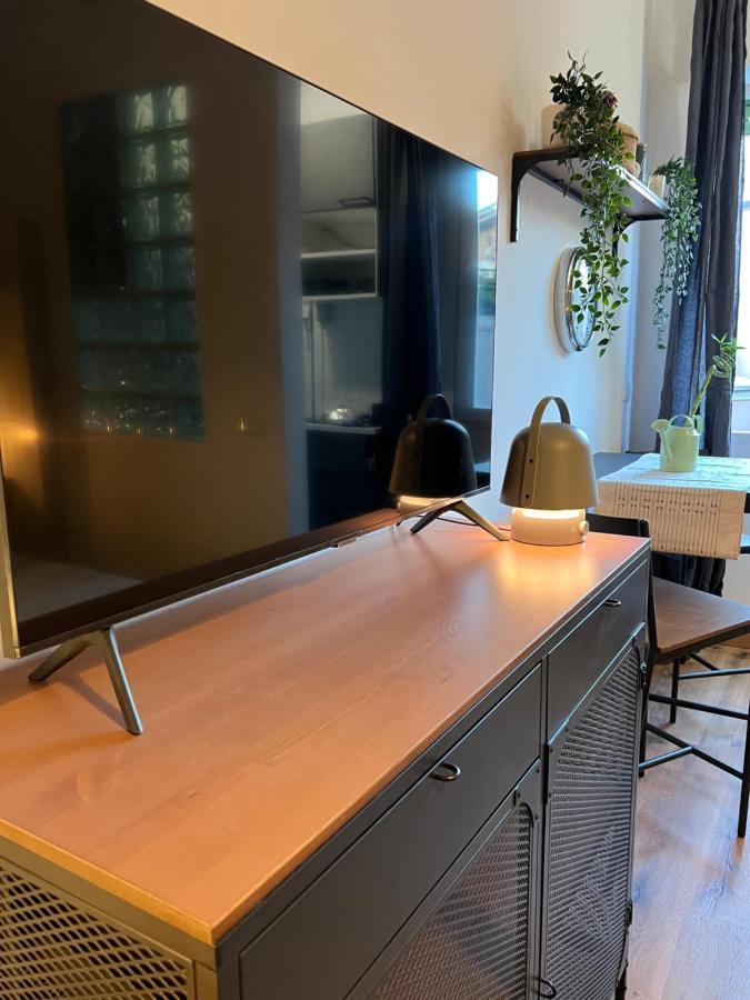 Stylish Apartment 3 Km Away From Duomo - Netflix, Wi-Fi, All Comforts Included Milánó Kültér fotó