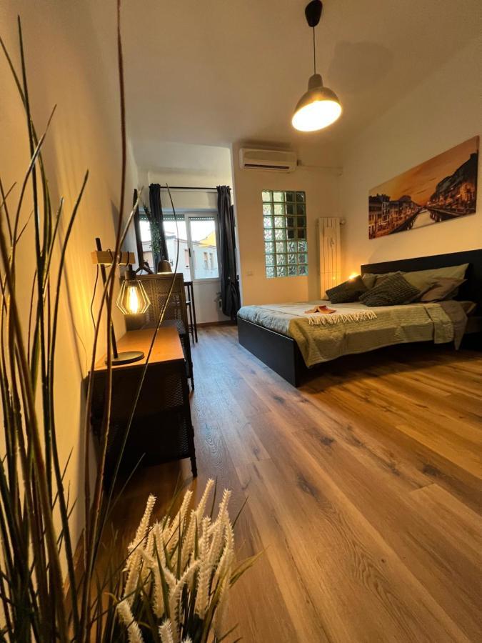 Stylish Apartment 3 Km Away From Duomo - Netflix, Wi-Fi, All Comforts Included Milánó Kültér fotó