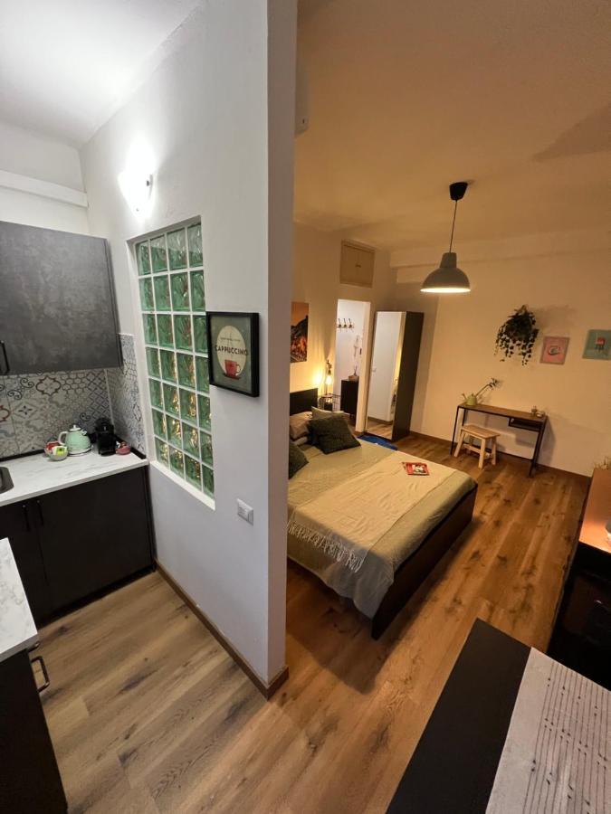 Stylish Apartment 3 Km Away From Duomo - Netflix, Wi-Fi, All Comforts Included Milánó Kültér fotó