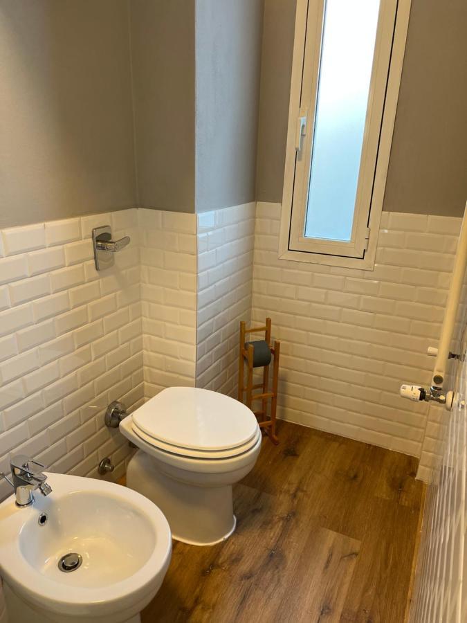 Stylish Apartment 3 Km Away From Duomo - Netflix, Wi-Fi, All Comforts Included Milánó Kültér fotó